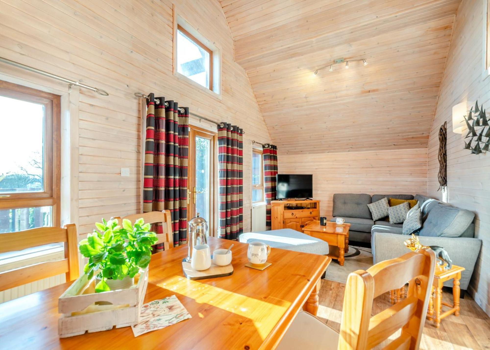 Nunland Hillside Lodges Holywood  Exterior photo
